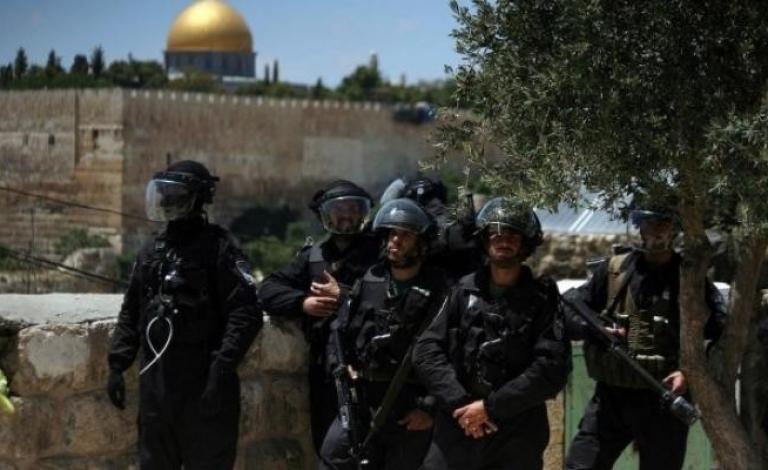 الاحتلال يصدر أوامر اعتقالٍ وإبعاد في القدس