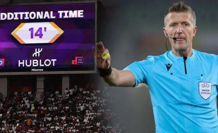 الفيفا يمنح الحكم الرابع مهمة جديدة في كأس العالم