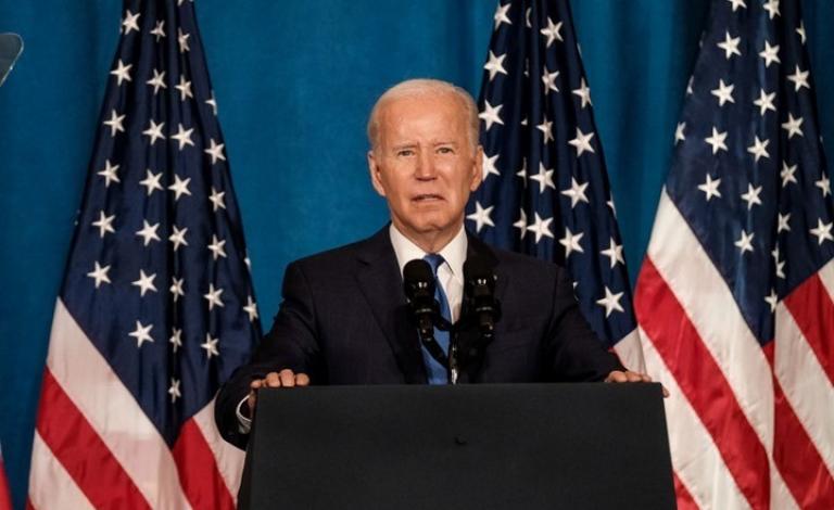 بايدن يتهم "تويتر" بنشر الأكاذيب في أنحاء العالم