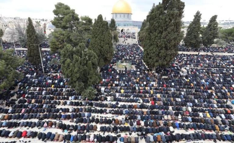 حماس: نعبّر عن فخرنا بجماهير شعبنا الذين شدّوا الرحال إلى الأقصى