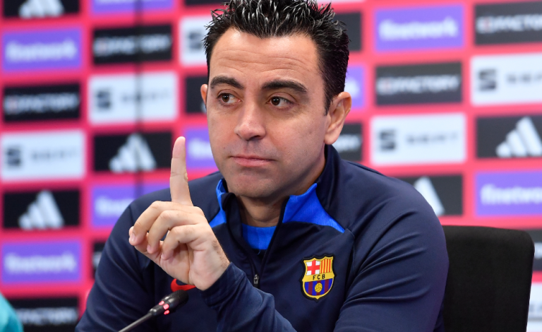 تشافي يتحرك لترميم برشلونة بعد زلزال الرباعية