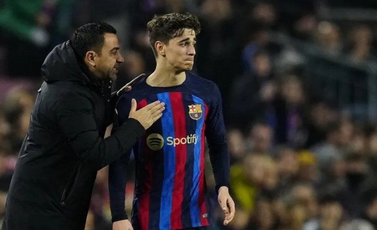 تشافي يتحدث عن إمكانية رحيل غافي عن برشلونة هذا الصيف