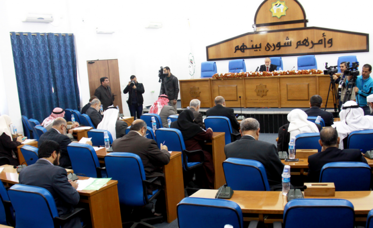 التشريعي بغزّة يُقر قانوني التجارة الإلكترونية والأحوال الشخصية