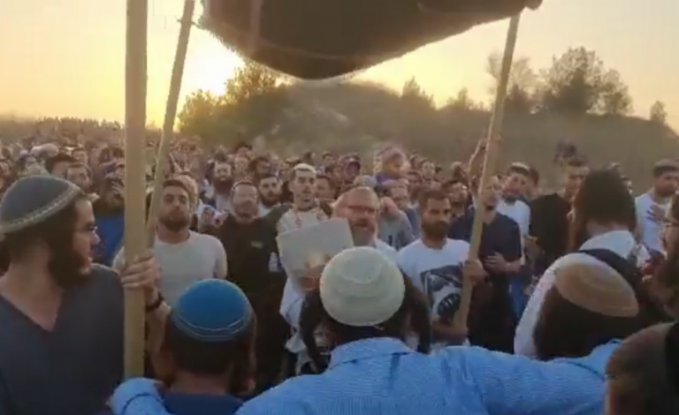 فرنسا تدين السماح بعودة المستوطنين إلى موقع "حومش" المخلاة