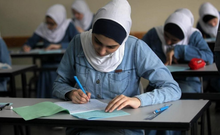 التعليم بغزة تتحدث عن مستجدات عمليات تصحيح امتحانات الثانوية