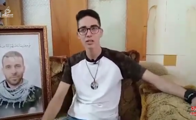 مصطفى ابن الشهيد المشتبك محمد الجنيدي ينفذ وعد والده بالنجاح