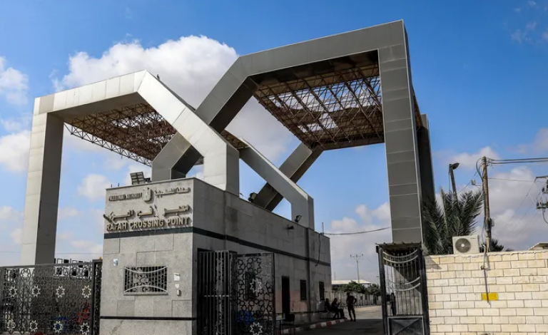 مصر تكشف حقيقة إغلاق معبر رفح أمام المسافرين