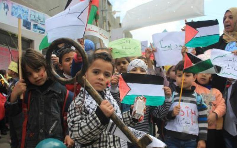 اللجنة-الشعبية-للاجئين-تحيى-يوم-الارض-بمسيرة-لاطفال-الرياض-بالنصيرات-27