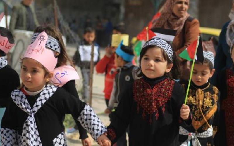 اللجنة-الشعبية-للاجئين-تحيى-يوم-الارض-بمسيرة-لاطفال-الرياض-بالنصيرات-24