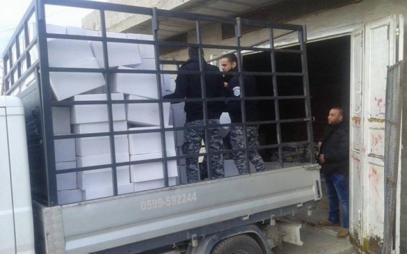 الخليل: ضبط 11 ألف علبة محارم معطّرة غير صالحة للاستخدام الآدمي