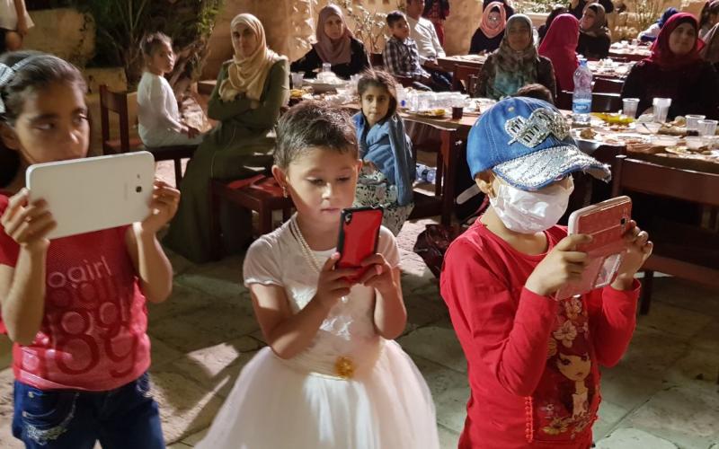 الاحتفال بتخريج الفوج الأول من طلبة مدرسة الإصرار 1