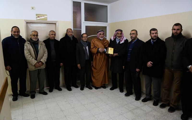 حماس تزور عددًا من بلديات خانيونس ومكافحة المخدرات