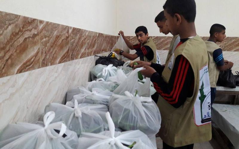 مسجد السلام يوزع سلة خضروات برمضان