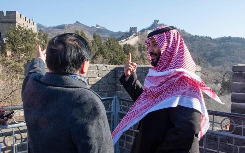 بن سلمان يقف على أحد "عجائب الدنيا السبع"