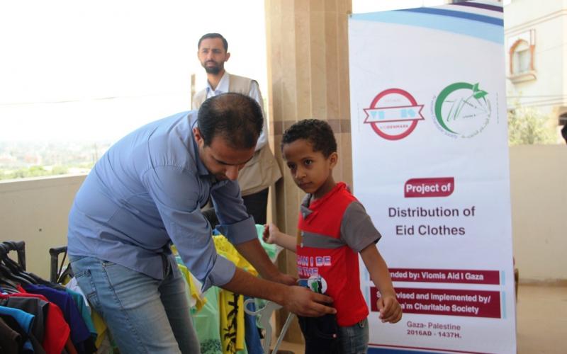 جمعية الوئام توزّع كسوة العيد على الأطفال