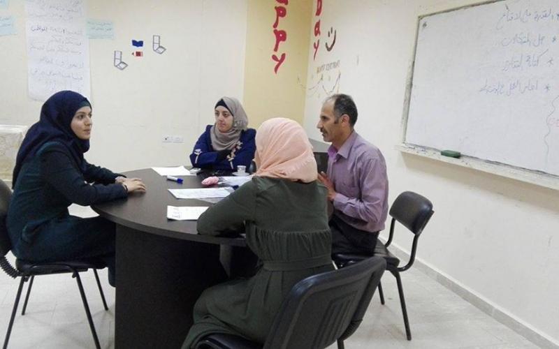 اختتام سلسلة دورات إرشاد مهني وتدريب مهارات حياتية بخضوري