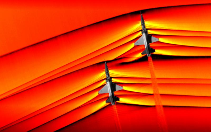f4_p4_red_planedrop