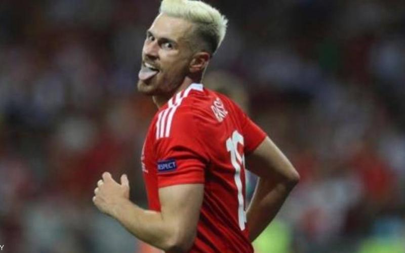 آرون رامسي بالشعر الأبيض