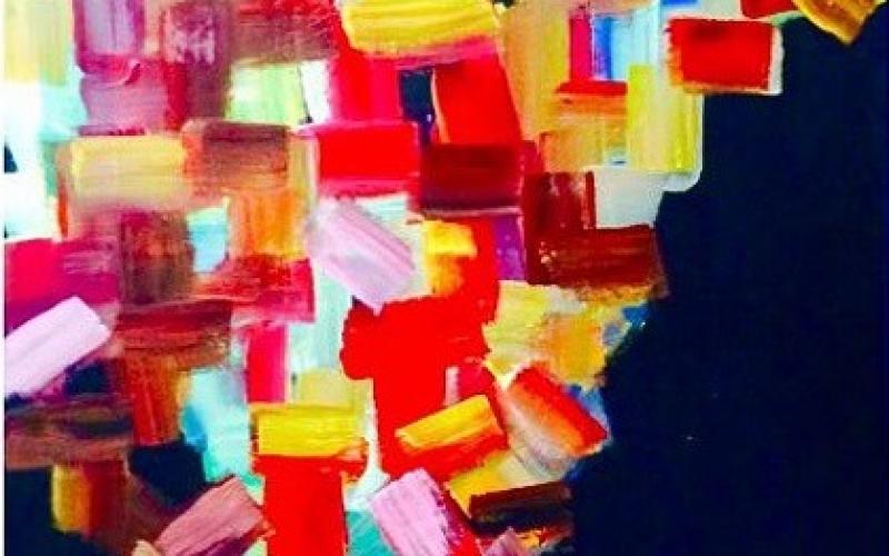 نورة المجرشي.. فنانة تشكيلية كفيفة تبصر بأناملها