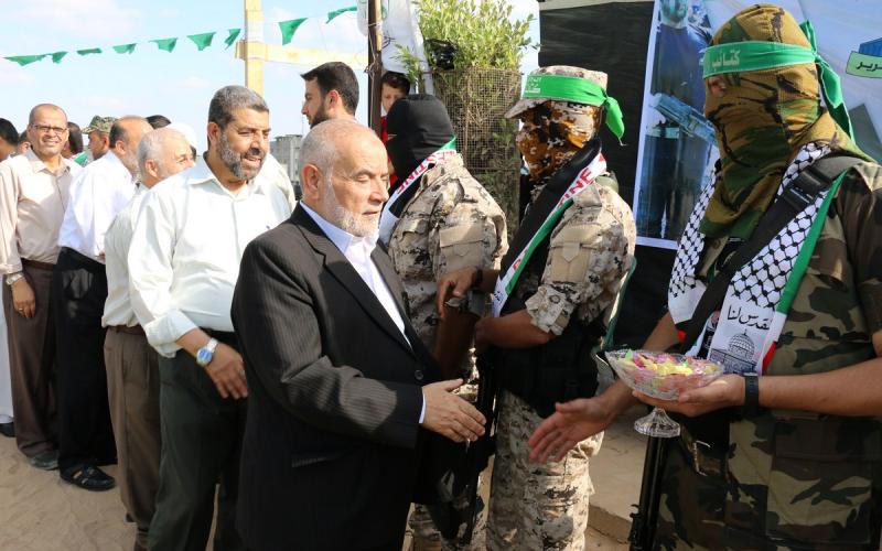 نواب غزة يتفقدون مخيمات طلائع التحرير بجنوب غزة