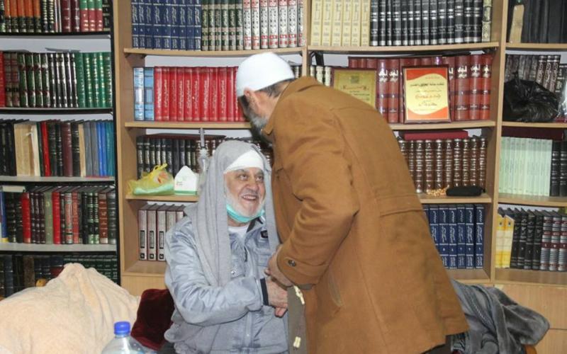 صورة خبر زيارة حماس النائب سلامة بعد إجراء عملية جراحية