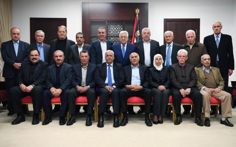 عباس يهنئ الفائزين بانتخابات فتح ويترأس اجتماعهم الأوّل