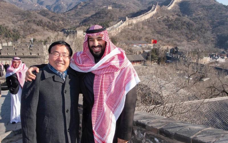 بن سلمان يقف على أحد "عجائب الدنيا السبع"