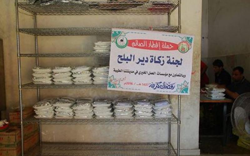 حماس تقدم مساعدات خيرية بتكلفة 60 ألف دولار بدير البلح