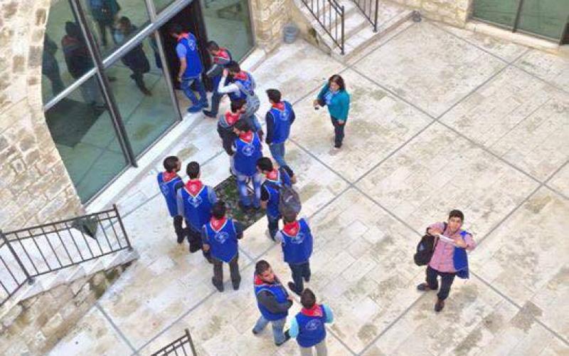 12736116_10208729369139469_303865431_n