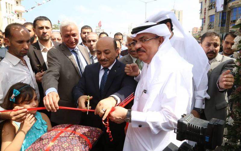 الوزير الحساينة والسفير القطري العمادي يفتتحان شارع الرشيد وصلاح الدين - Copy