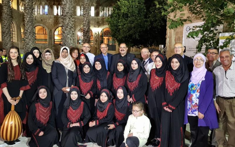 الاحتفال بتخريج الفوج الأول من طلبة مدرسة الإصرار 1  (1)
