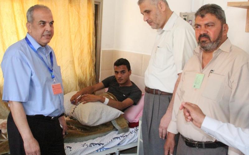 زيارة الوزارة للطالب حسام الاخرس