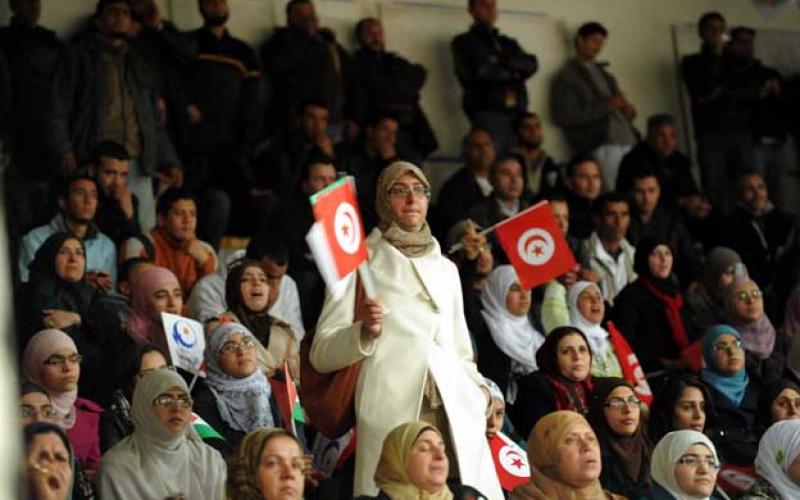 صور..بكاء ودعاء مع هنية في صفاقس التونسية