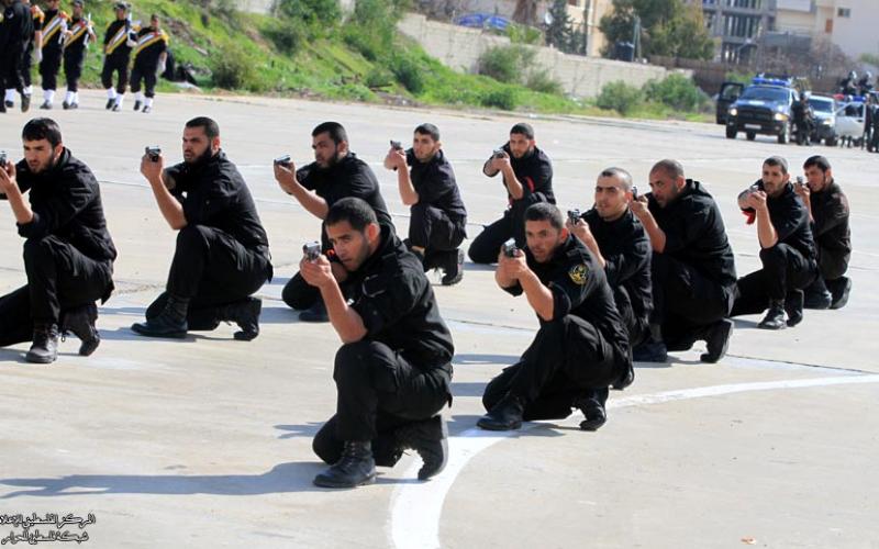 صور.. تخريج دورة للأمن والحماية بغزة