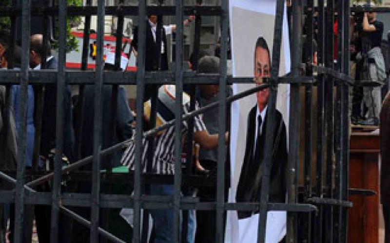 بالصور..محكمة الثورة تقضي بإعدام مبارك