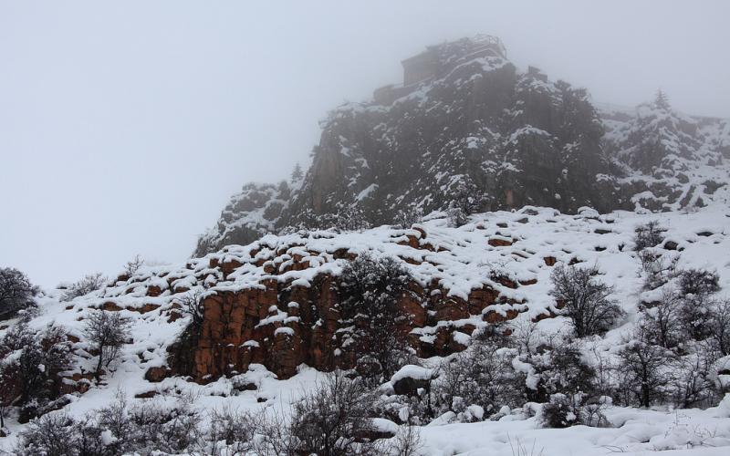 صور.. سحر الطبيعة الثلجية في لبنان