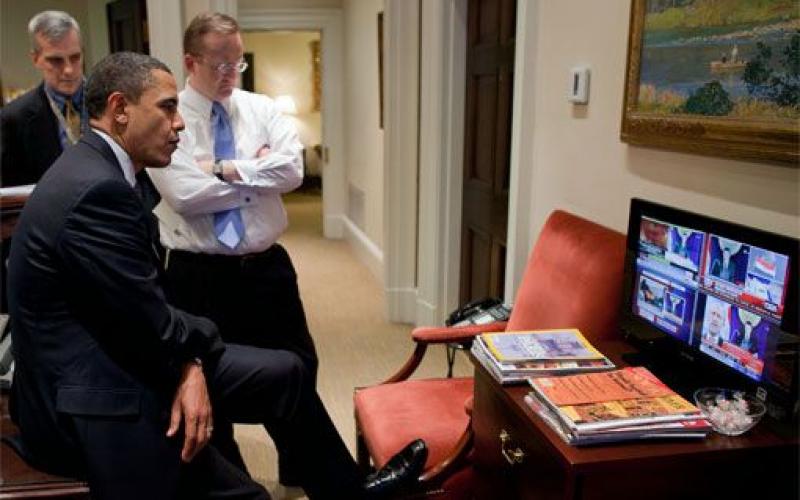 بالصور.. هل يحترم أوباما مستشاريه؟!