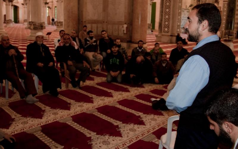 بالصور..تزايد حالات عقد القران بالأقصى