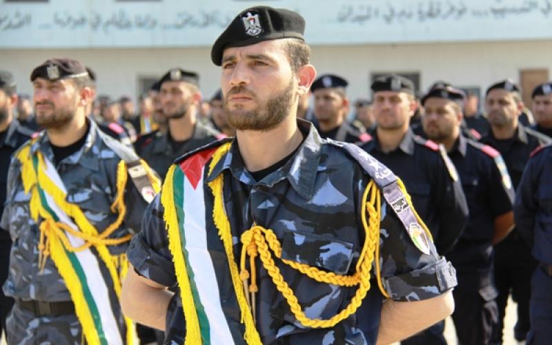 صور..الشرطة تخرج فوج "حجارة السجيل"