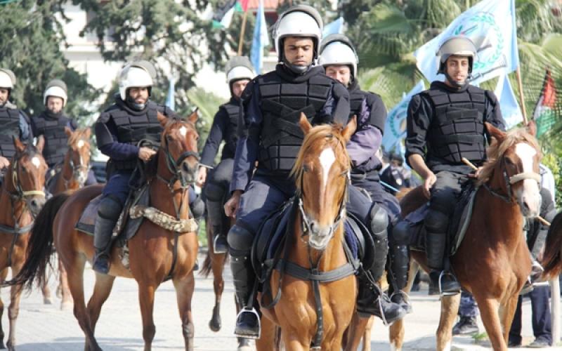 صور..الشرطة تخرج فوج "حجارة السجيل"