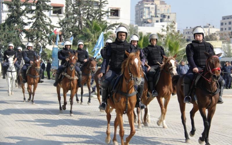 صور..الشرطة تخرج فوج "حجارة السجيل"