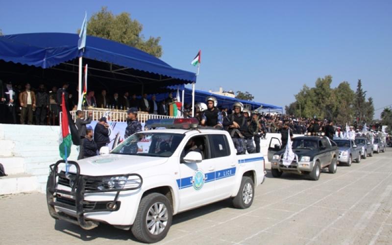 صور..الشرطة تخرج فوج "حجارة السجيل"