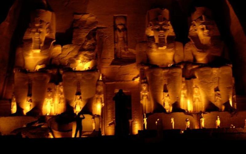 صور.. رحلة إلى أم الدنيا