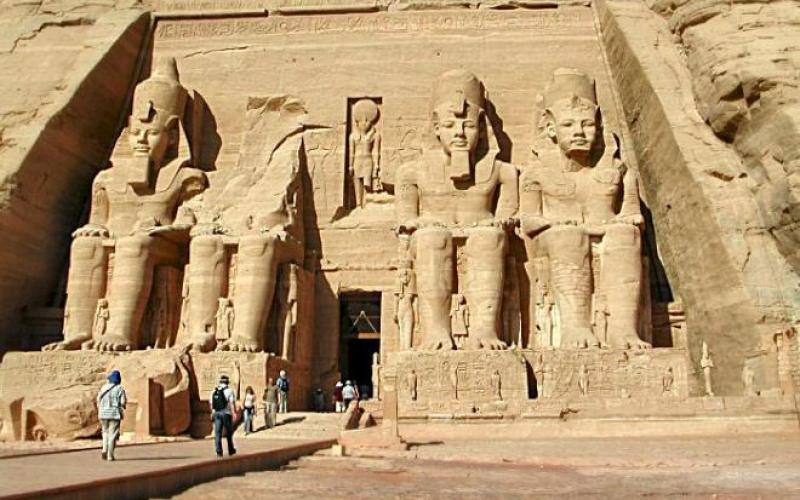 صور.. رحلة إلى أم الدنيا