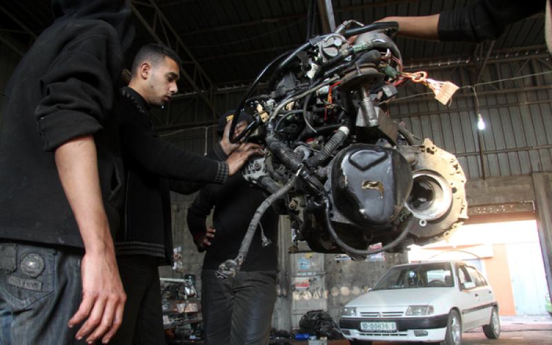 صور.. حرفة "الميكانيكا" في غزة