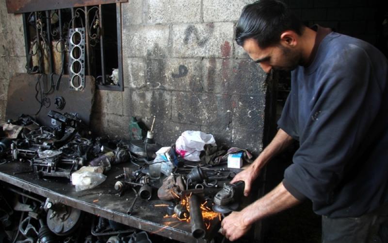 صور.. حرفة "الميكانيكا" في غزة