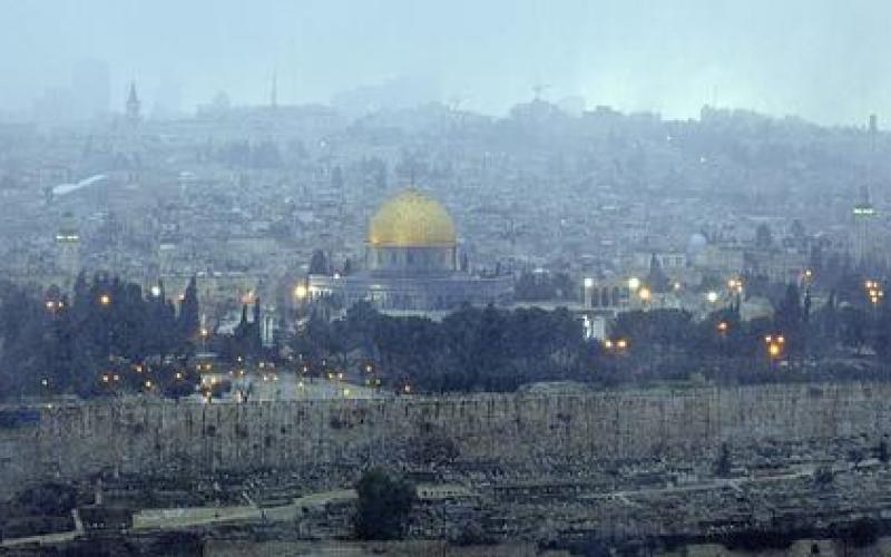 صور.. القدس ومدن الضفة تكتسي بالأبيض