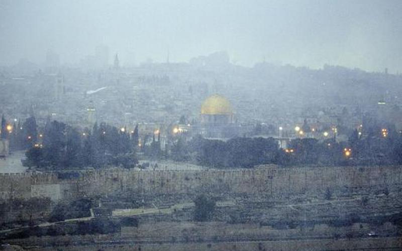 صور.. القدس ومدن الضفة تكتسي بالأبيض