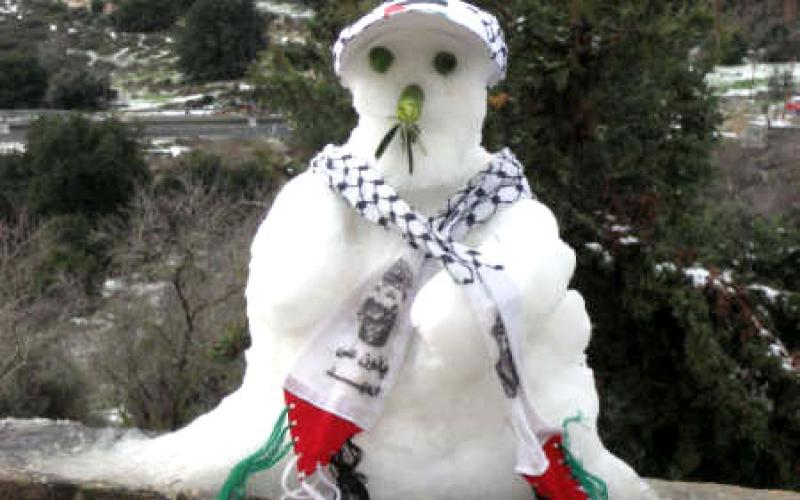 بالصور.. كيف عبَّر الفلسطينيون بالثلوج عن مشاعرهم