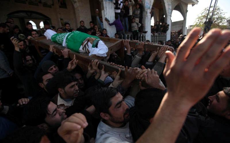 صور.. تشييع الشهيد "أبو جراد" شمال القطاع